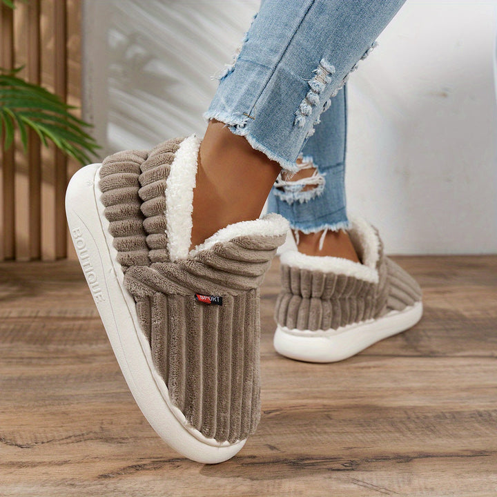 Hayden Zuri™ | Chaussons Douillets et Confortables