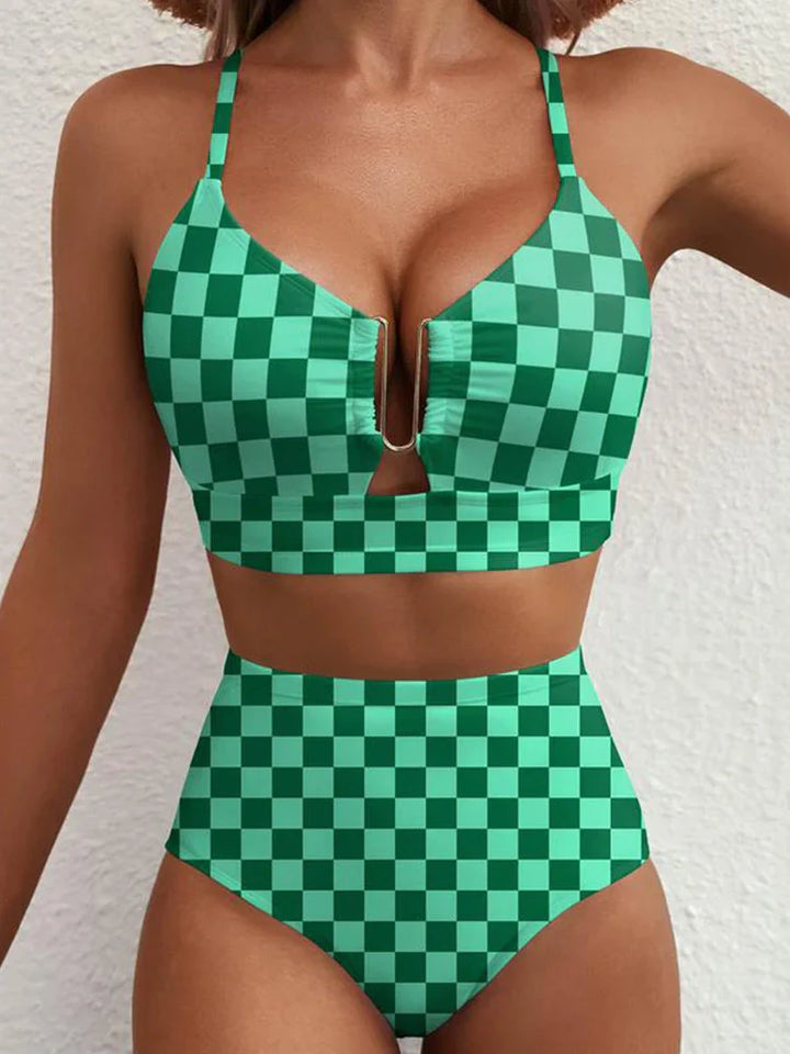 "Ensemble de Bikini 2 Pièces avec Découpe en U" can be rewritten as "Bikini 2 Pièces avec Découpe en U" or "Ensemble de Bikini à Découpe en U - 2 Pièces".