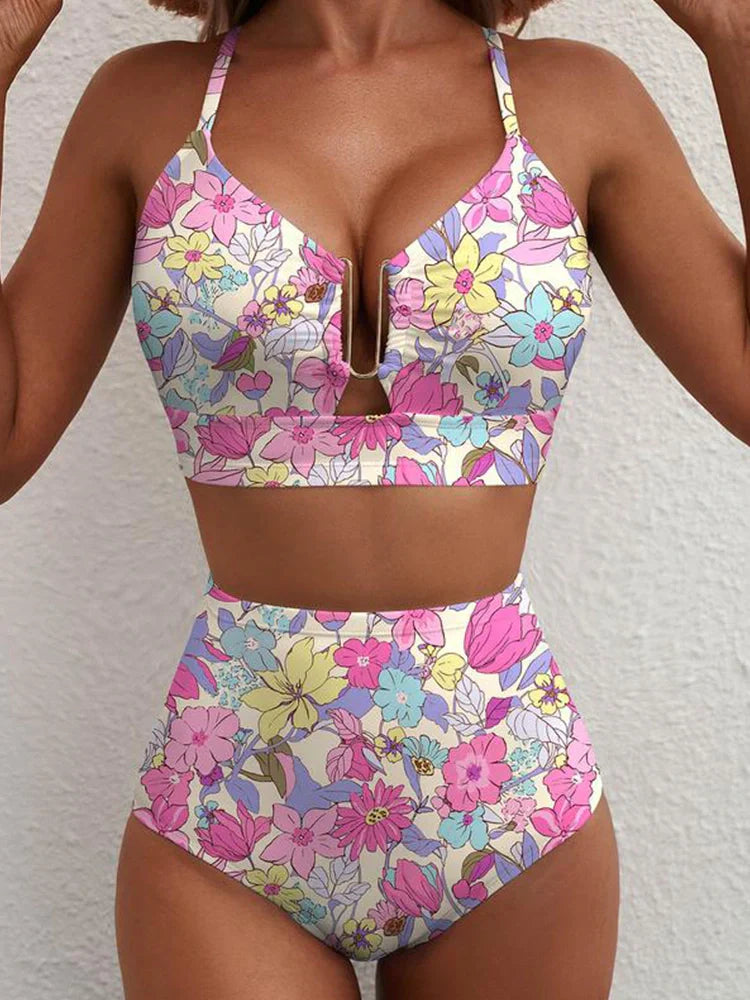 "Ensemble de Bikini 2 Pièces avec Découpe en U" can be rewritten as "Bikini 2 Pièces avec Découpe en U" or "Ensemble de Bikini à Découpe en U - 2 Pièces".