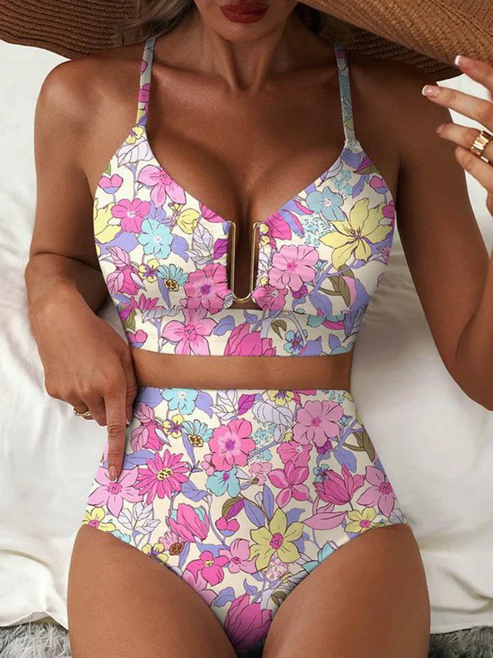 "Ensemble de Bikini 2 Pièces avec Découpe en U" can be rewritten as "Bikini 2 Pièces avec Découpe en U" or "Ensemble de Bikini à Découpe en U - 2 Pièces".