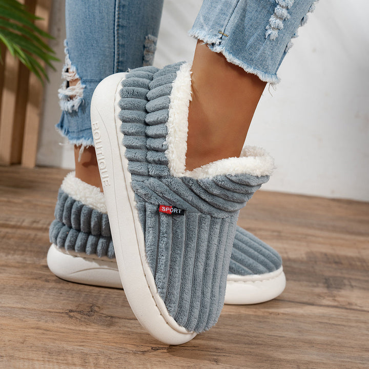 Hayden Zuri™ | Chaussons Douillets et Confortables
