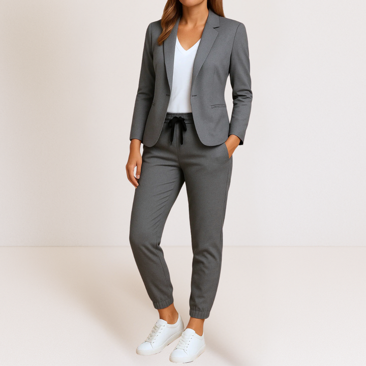 Monique | Élégance Moderne dans un Ensemble Confortable