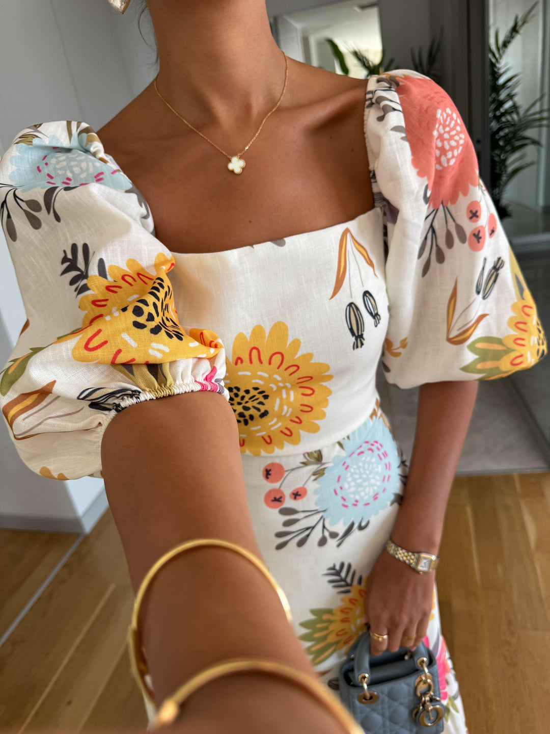 FABLE – ROBE MIDI FLEURIE ROMANTIQUE AVEC MANCHES BALLON