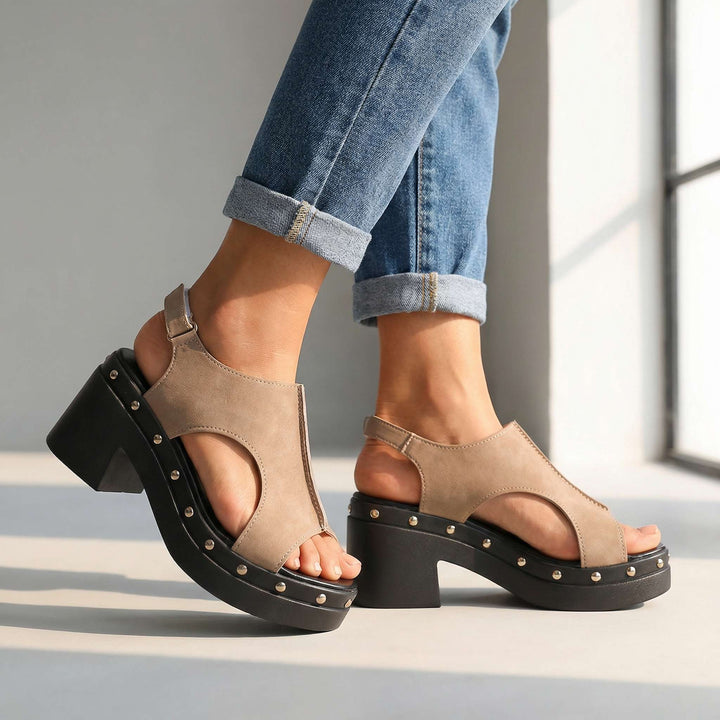 Loretta Mules Cloutées