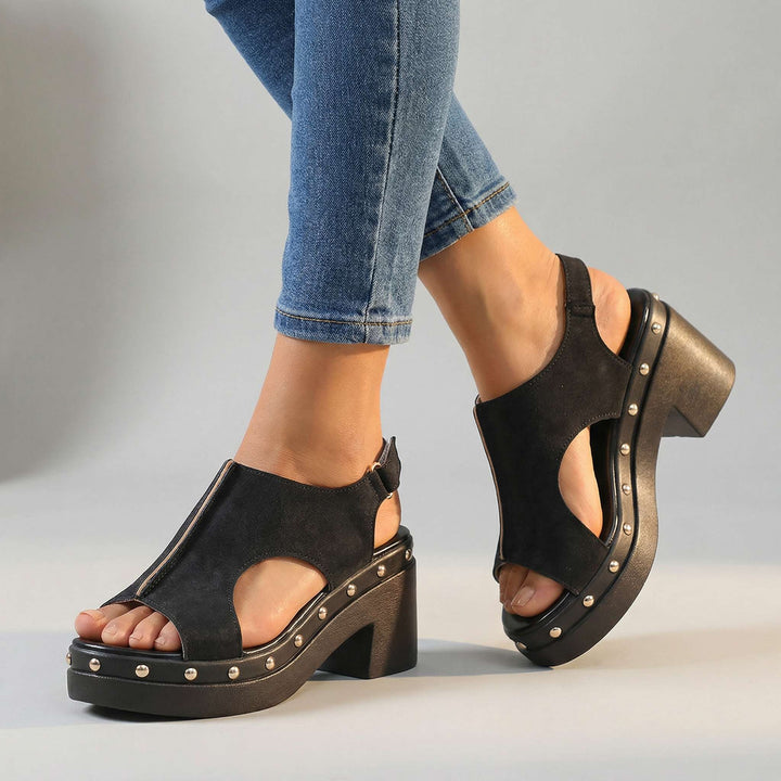 Loretta Mules Cloutées