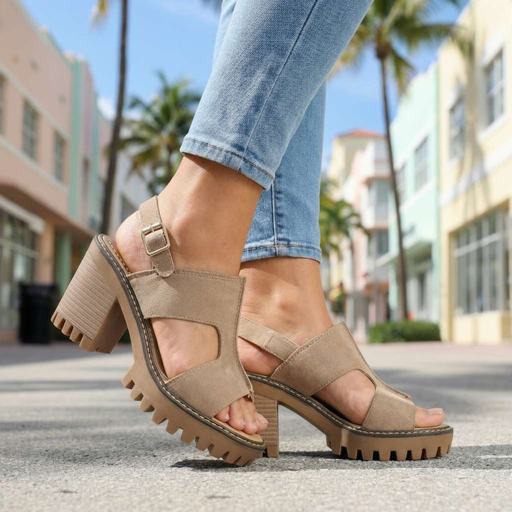 Talons Larissa