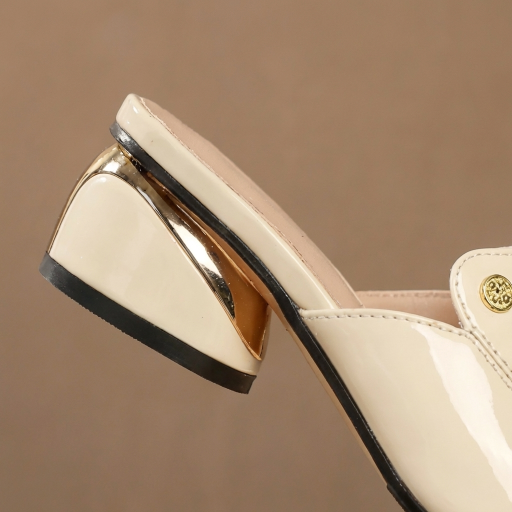 Talons à glissière en vernis mauve